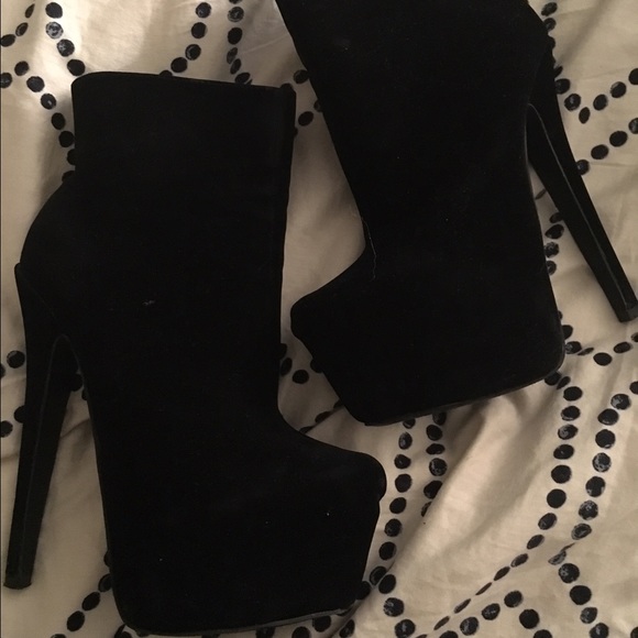 SOLD‼️Ankle boots (Black suede) - Picture 4 of 4