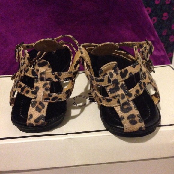 HYRAM LEOPARD PRINT SANDELS! WORN 1x ONLY! - Picture 3 of 4