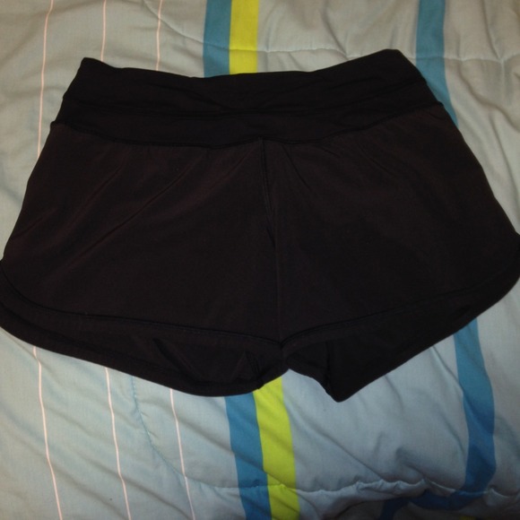 Lululemon Groovy Run Shorts