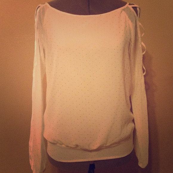 Winter white long sleeve shirt w/ arm cutouts