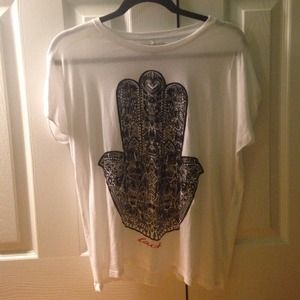 Top with hand of Fatima