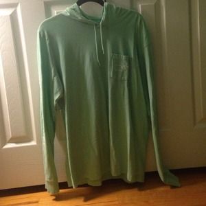 Long sleeve vineyard vines with hood