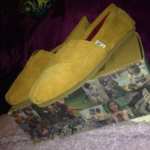 CLASSICS CAMEL CORD WOMENS! BRAND NEW!