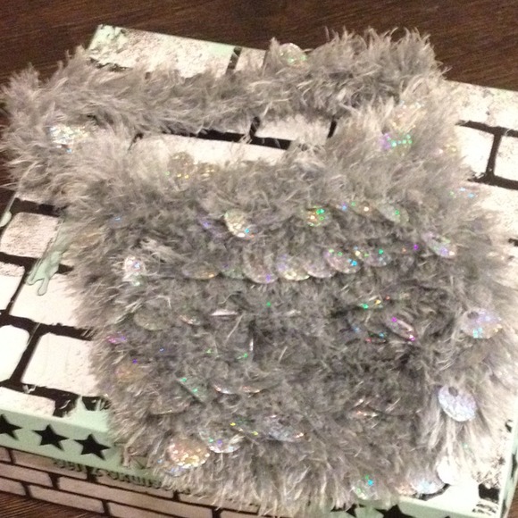 PERFECT LIL WINTER SPARKLE HANDBAG 4 Season - Picture 4 of 4