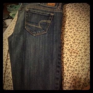 Favorite boyfriend American eagle jeans size 4 sh