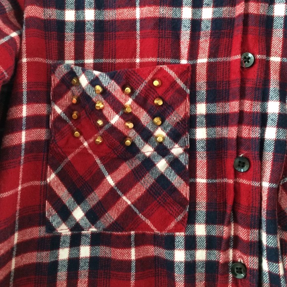 Cropped Plaid ButtonUp - Picture 4 of 4