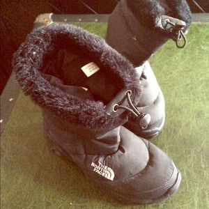 Size 7 northface snow boots