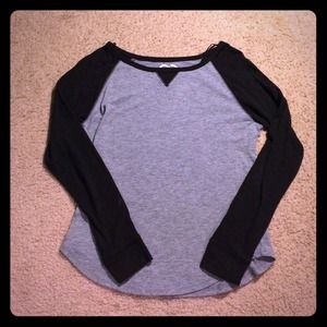 black & grey long sleeve baseball tee