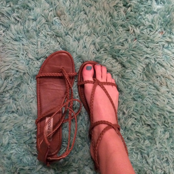 Steve Madden flat sandals
