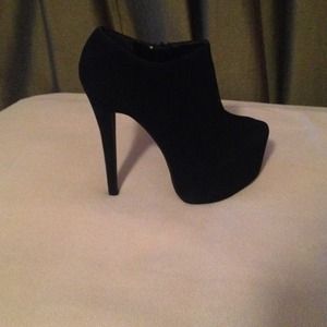 Black booties!!! BRAND NEW!