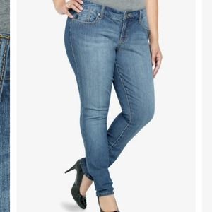 Torrid skinny jeans size 20