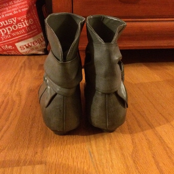 Booties! - Picture 4 of 4