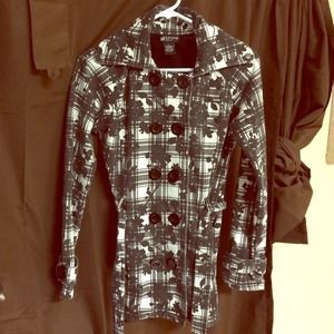 Winter coat, black and white with a nice print ❄️