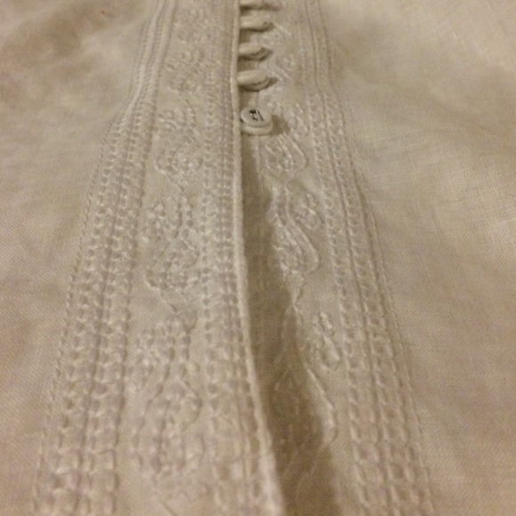 White blouse - Picture 3 of 4