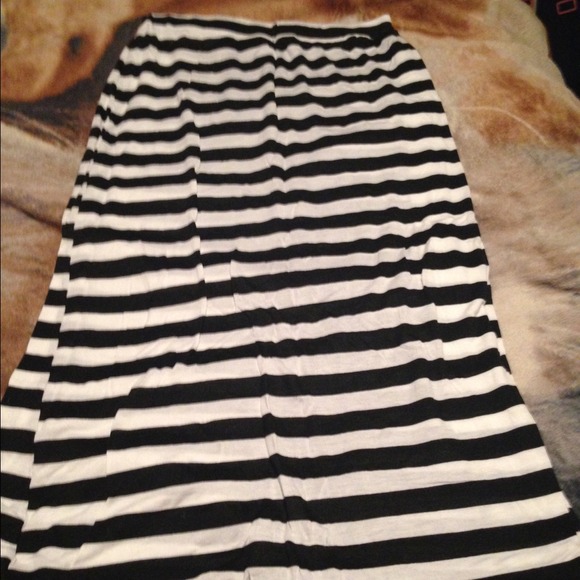 Casual skirt.