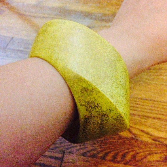 NWOT Wooden Yellow/metallic hand painted bangle