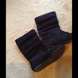 Cute Mid-high boots!