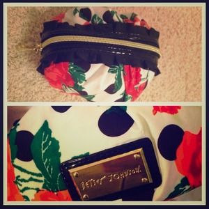 Besty Johnson make up bag