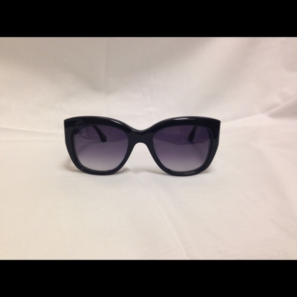 Elizabeth and James sunglasses