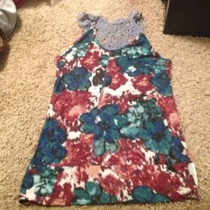 Floral lace back shirt