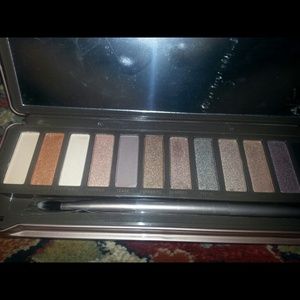 Naked pallet 2