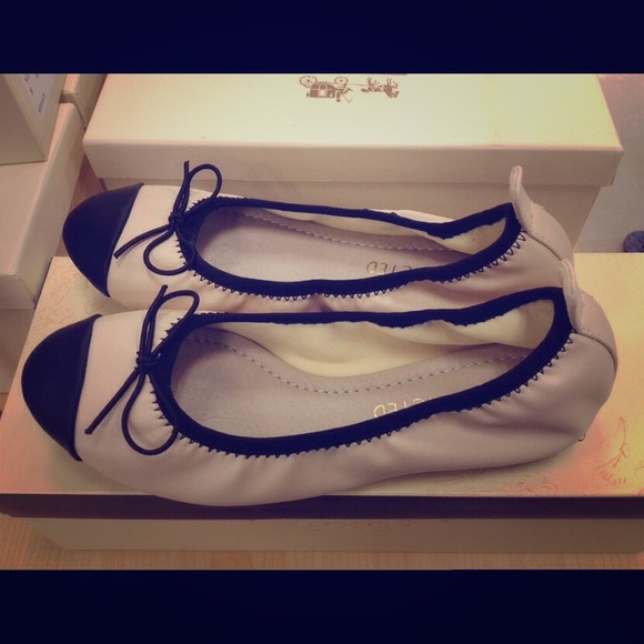 NWOT Flats