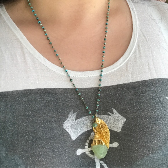 🆕Stone + Feather Beaded Charm Necklace - Picture 5 of 8