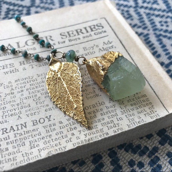 🆕Stone + Feather Beaded Charm Necklace - Picture 3 of 8