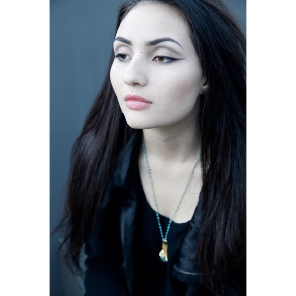 🆕Stone + Feather Beaded Charm Necklace - Picture 2 of 8