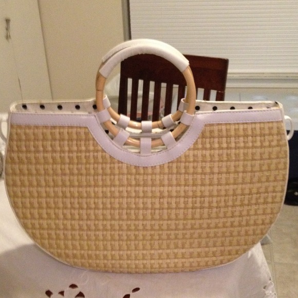 Vintage Handbags - Large Straw Vintage Handbag