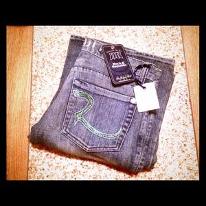 NWT! Rock and Republic Blue Jeans denim.27size