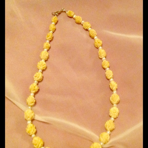 VINTAGE CARVED ROSE CUT NECKLACE