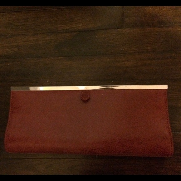 Red clutch
