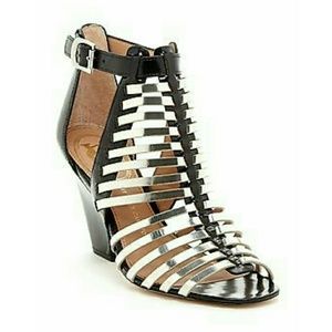 ??Reduced??Vince Camuto Greta Strappy Sandal Shoes