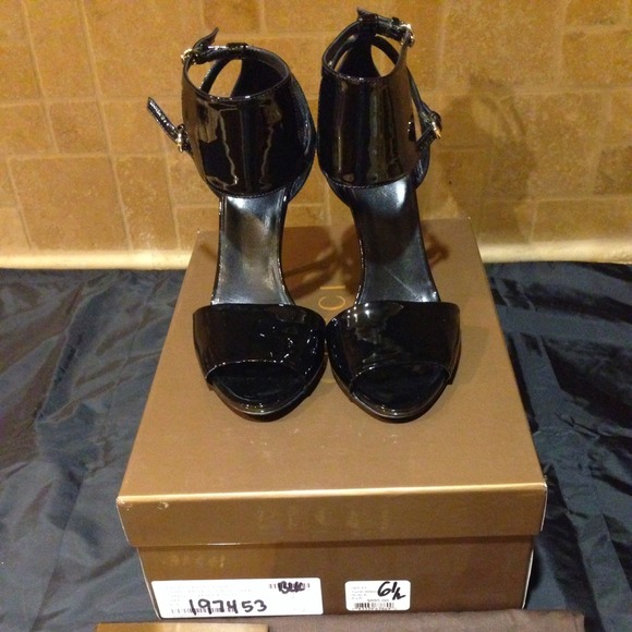 Gucci patent leather black one of a kind shoes!! - Picture 3 of 4