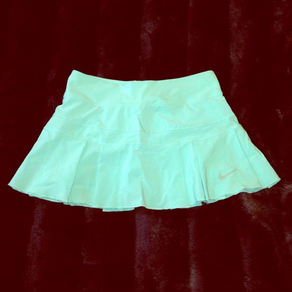 REDUCED🎈Nike SHARAPOVA skirt with spandex inside.