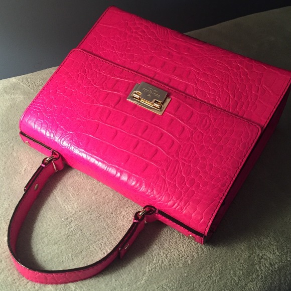 kate spade Handbags - 🎀SO PRETTY PINK 🎀KATE SPADE🎀REDUCED