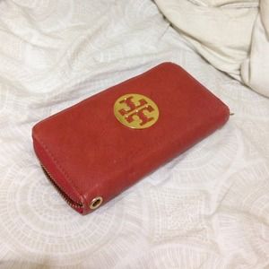 Tory burch wallet