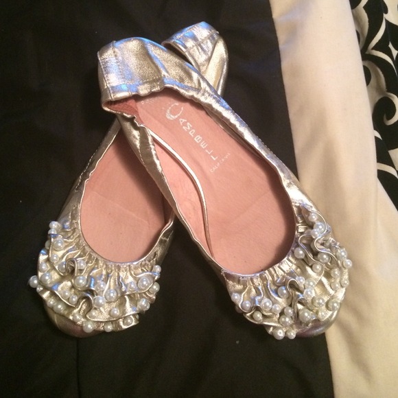JEFFERY CAMPBBEL PEARL FLATS.