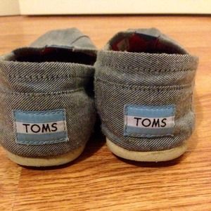 Toms