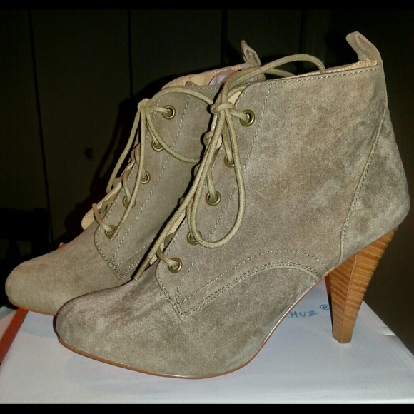 (SOLD) Mixx Lace Booties