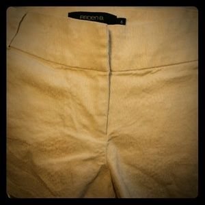 Cute off white shorts by Arden B