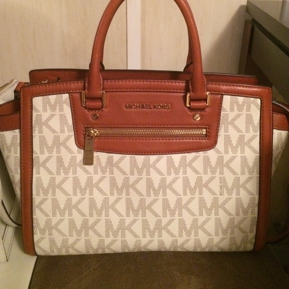 Like New Michael Kors  satchel