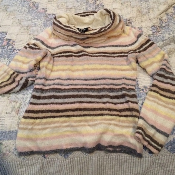 NY & Co sweater size S