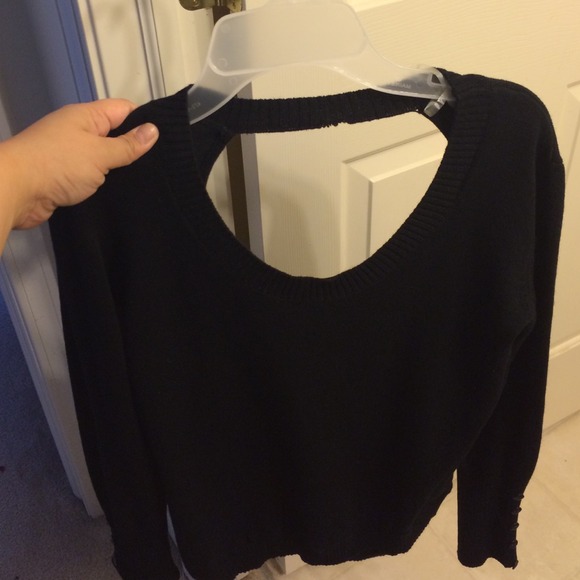 Black top open back in large