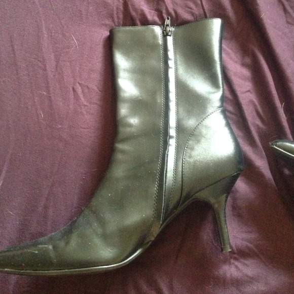 Amazing black boots! Like new! Gorgeous! - Picture 2 of 3