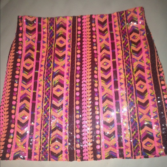 Mini skirt 💗 - Picture 2 of 2