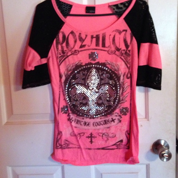 Daytrip hot pink shirt