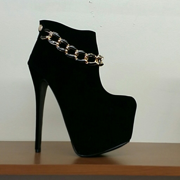 Black high heel bootie
