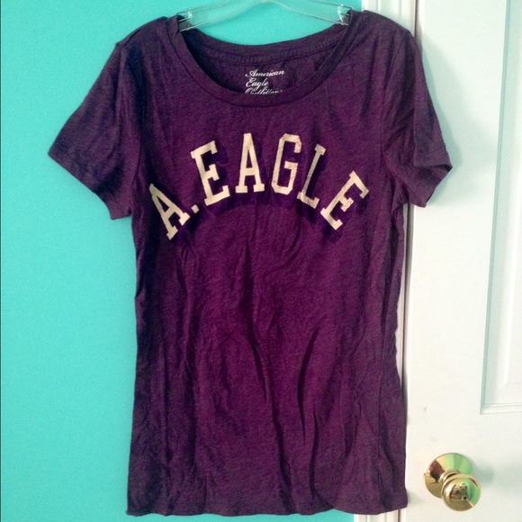 Purple scoop neck graphic American Eagle t-shirt - Picture 1 of 2